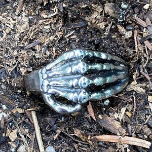 Vintage-Style Punk Skeleton Hand Wrap Around Emo Silver Alloy Ring Size 11.75